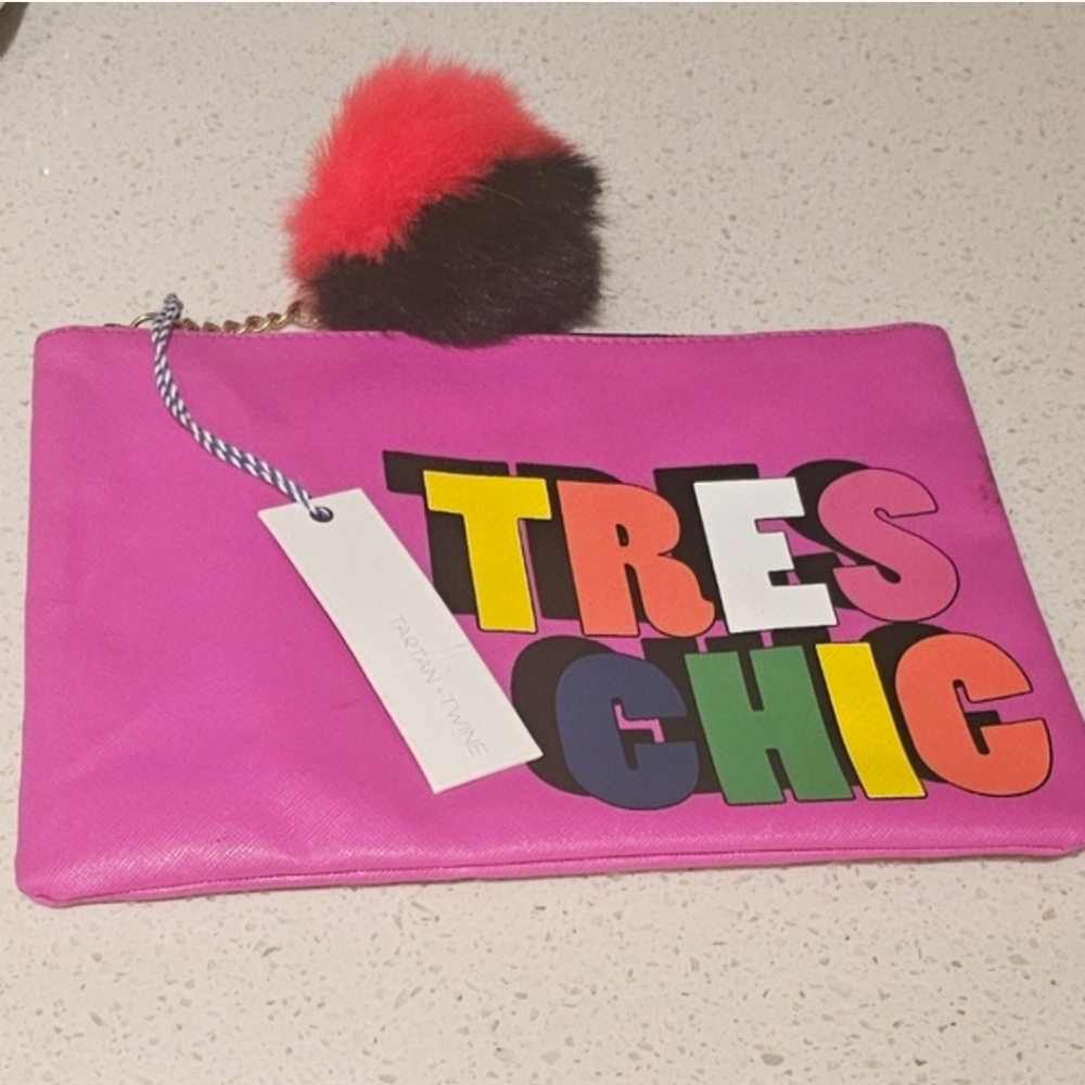 Pink 'Tres Chic' Clutch with Multicolor Text